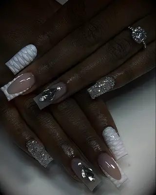 Multi-textured bride nails 