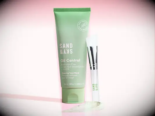 Sand & Sky oil control clay mask for clearing acne