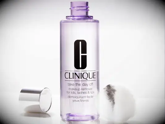 Clinique non-irritating makeup remover for acne skincare routine