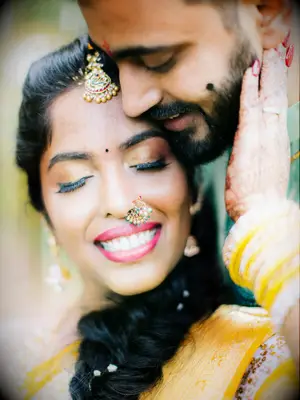 wedding makeup golden eyeshadow with winged eyeliner