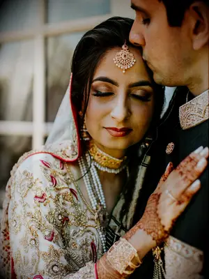 wedding makeup golden dramatic cat eye