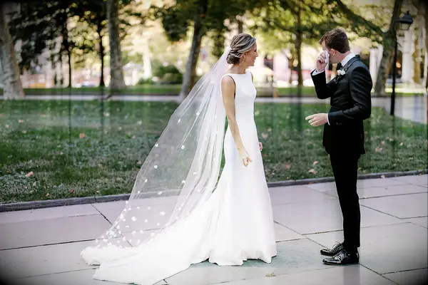 Low chignon with veil wedding hairstyle