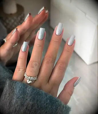 Silver chrome wedding nails