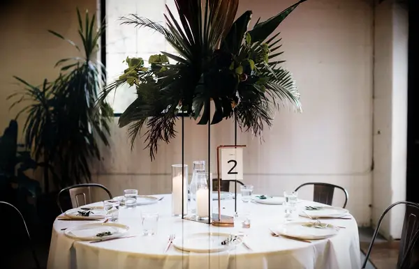 tropical feel centre piece design