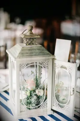 Lantern centre piece