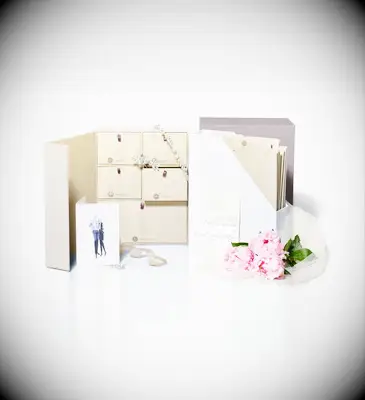Deluxe wedding keepsake box from Savor