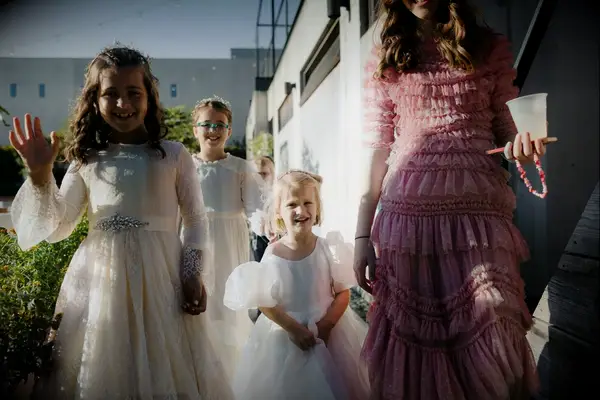 Photo of flower girls on wedding day