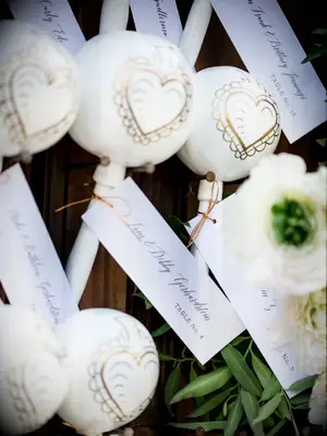 maraca escort cards