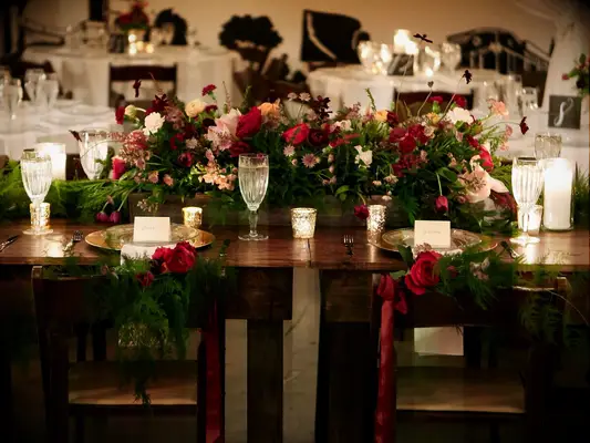 Wintry, Romantic Farm-Style Centerpiece