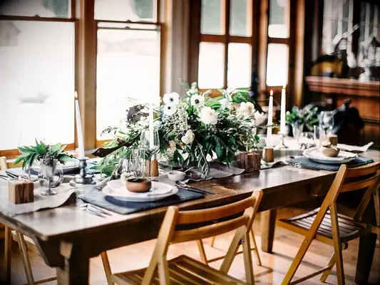 dark white flowers in bouquet