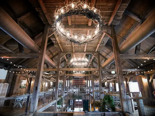 Barn wedding venue in Plymouth, New Hampshire.