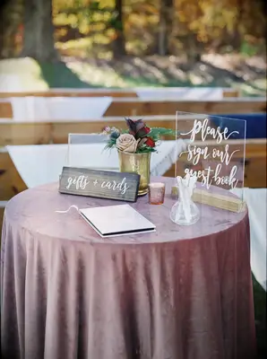 21 ideas decorativas para la mesa de tarjetas de regalo de su boda