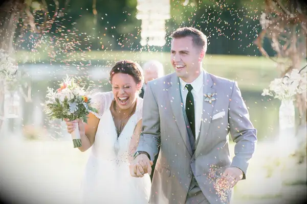 Sprinkles wedding send-off idea