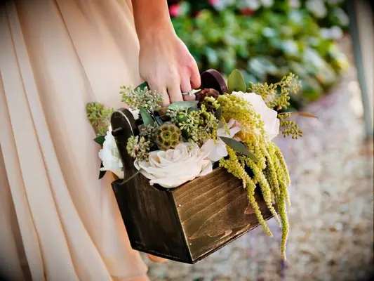 Wooden flower box wedding bouquet alternative