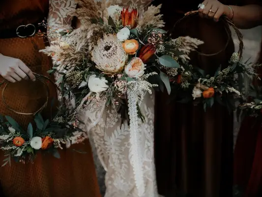 Rustic hoop wedding bouquet alternatives