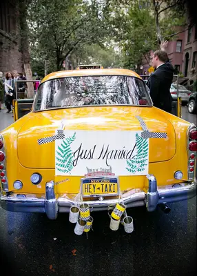 23 idees per a la decoració del cotxe per a casaments perquè pugueu conduir amb estil