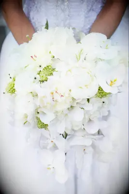 All-white bouquet with Star of Bethlehem blooms