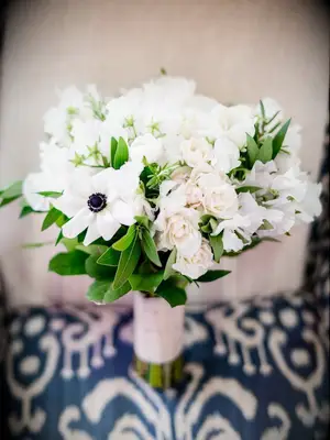 Bouquet with white anemone blooms