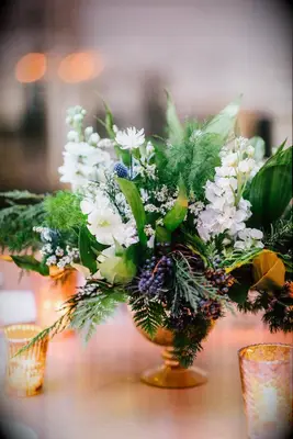 Green-and-white wedding centerpiece