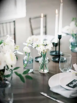 Tablescape with narcissus paperwhite blooms