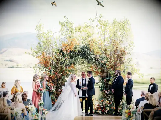 Fall wedding ceremony