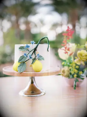 summer one tier wedding cake with fondant and sugar lemons