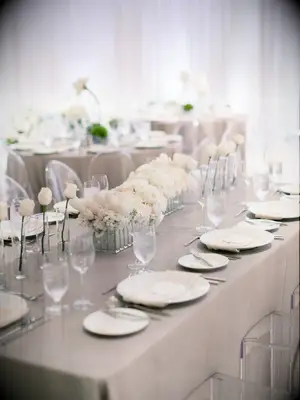 Minimal and Modern White Floral Centerpiece for Spring