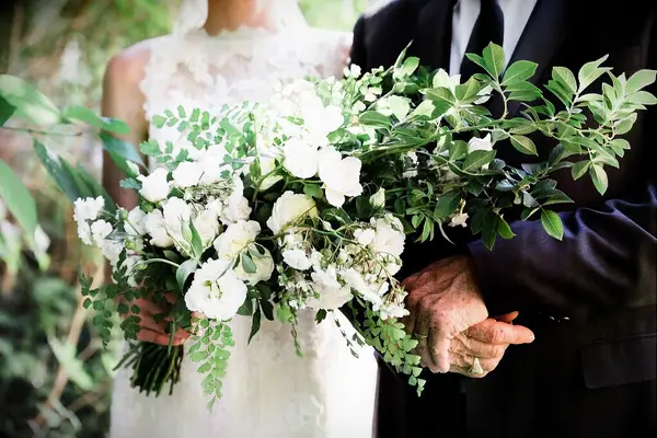 Dramatic drip cascading bouquet