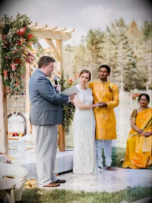 Bride, groom, and guest in Hindu wedding ceremony order.