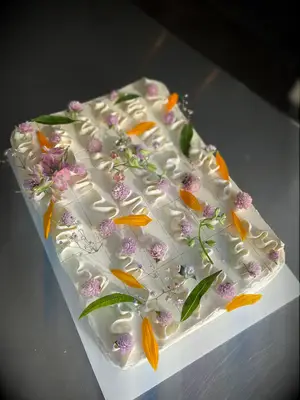 Contrasting Colors Wedding Sheet Cake