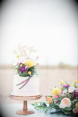 Wedding cake with fresh flowers