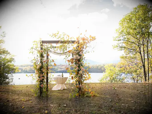 Fall chuppah at Jewish wedding