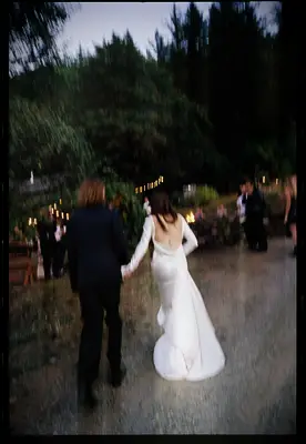 I tendensen med drømme om slørede fotos af brylluppet