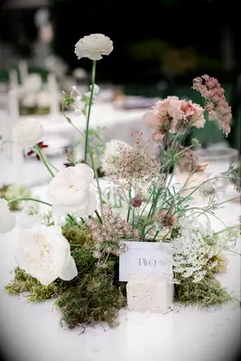 sculptural organic wedding flower centerpiece