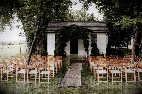 This romantic little cottage is the perfect place to say 