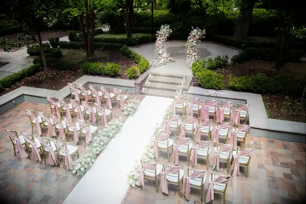 These wedding pillars present a modern floral alternative to a wedding arch.