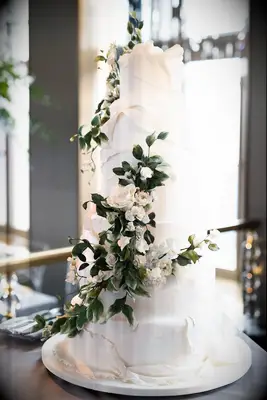 White Fondant Wedding Cake with Sugar Flowers