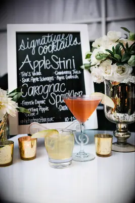 Spiked apple cider fall signature wedding cocktail