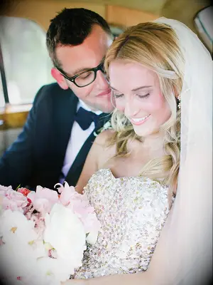 Wedding day couple pose idea, from the ceremony to recetion