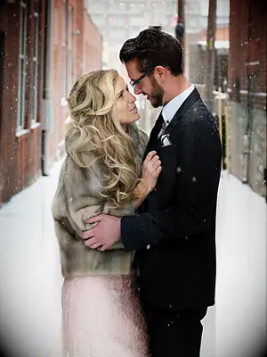 Romantic couple pose idea for wedding day photos