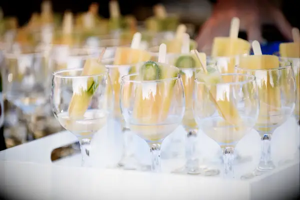 Popsicle mocktails for wedding 