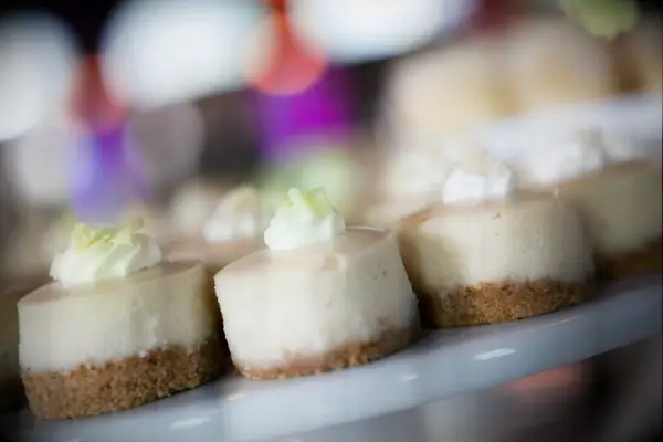 Mini cheesecakes for wedding dessert