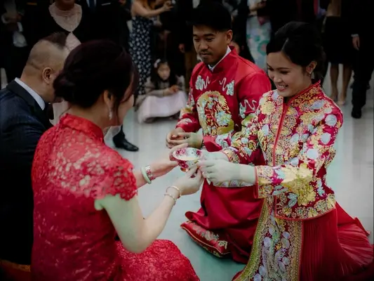 couple during Chinese tea ceremony