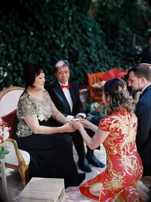 couple during Chinese tea ceremony