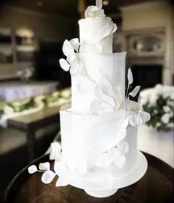 White tiered wedding cake 