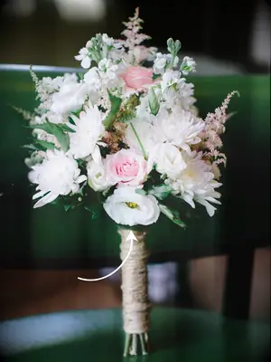 White and blush bridal bouquet