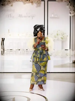 Maid of honor giving speech at wedding