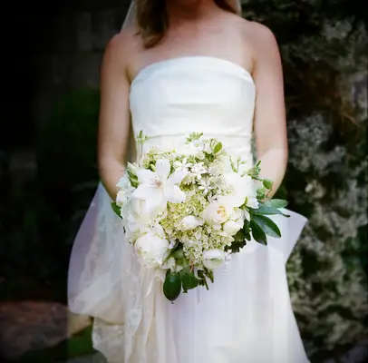 Lush garden wedding bouquet idea