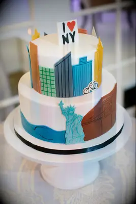 Cake depicting the New York City skyline. 