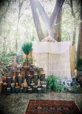 Macrame altar decor at boho wedding